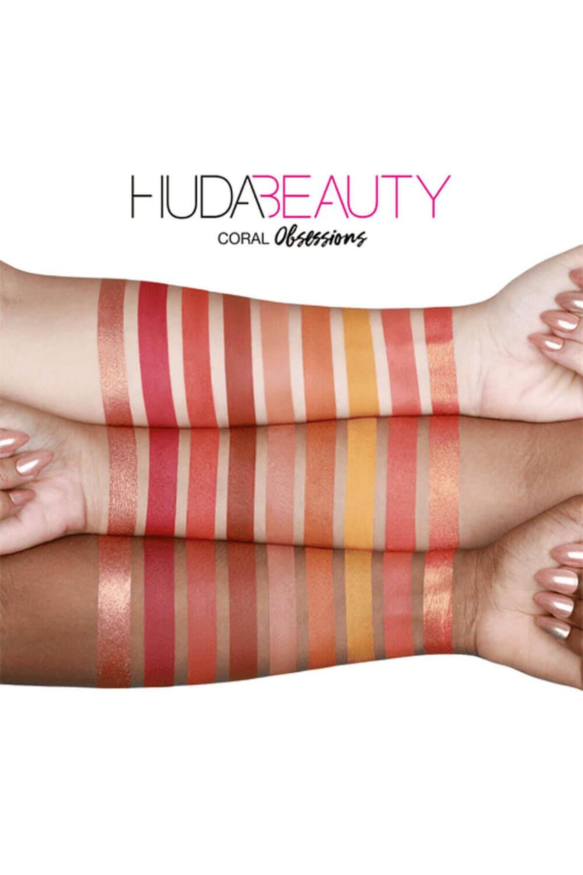 Huda Beauty Mini Curl Abduction Eyeshadow