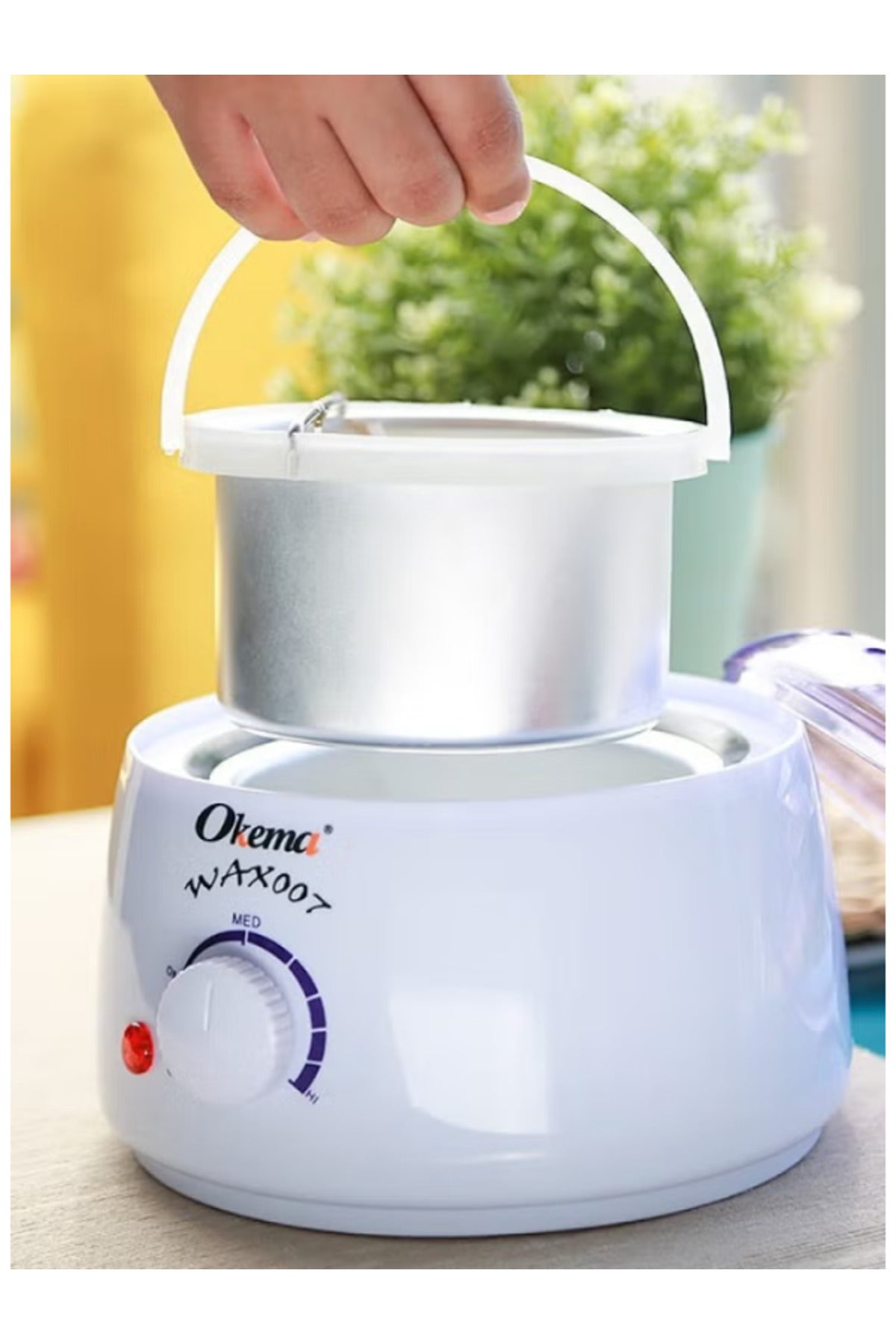 Okema 442-OK Wax Warmer - Suitable for all types of wax - Temperature control.
